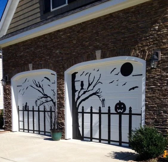 Halloween garage door decor
