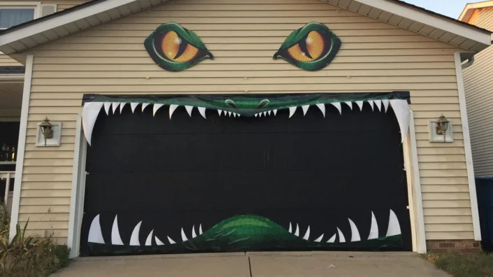 Halloween garage door decor